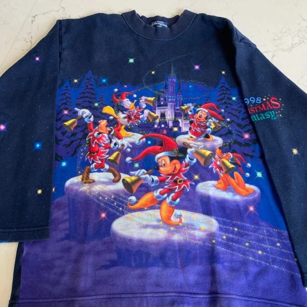 Vintage Tokyo Disneyland‎ 1998 Christmas fantasy sweatshirt